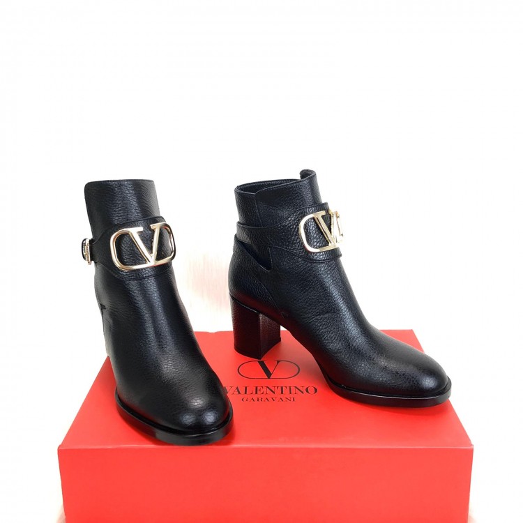VALENTİNO GRAİNY LEATHER ANKLE BOOTS 